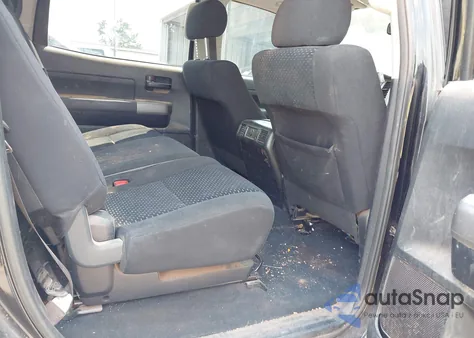 2013 Toyota Tundra Grade 5.7L V8 z USA, uszkodzony, nr VIN 5TFDW5F18DX310679